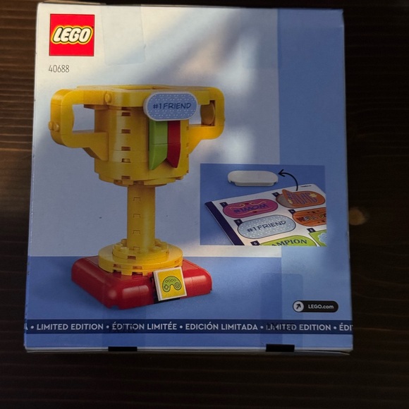 Lego 40688 Trophy Award Customizable Limited Edition - Picture 2 of 2